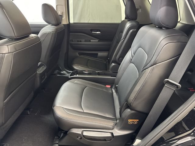 Used 2025 Nissan Pathfinder SL w/ SL Premium Package FWD image 13