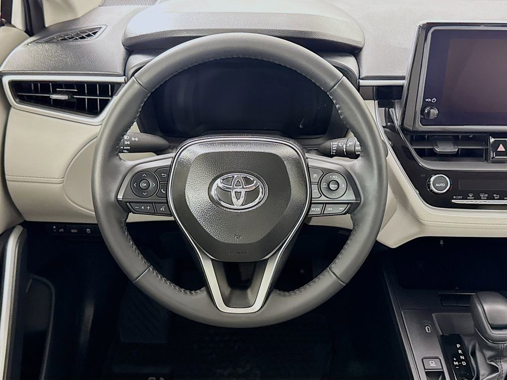 Used 2026 Toyota Corolla Cross LE AWD/4WD image 4