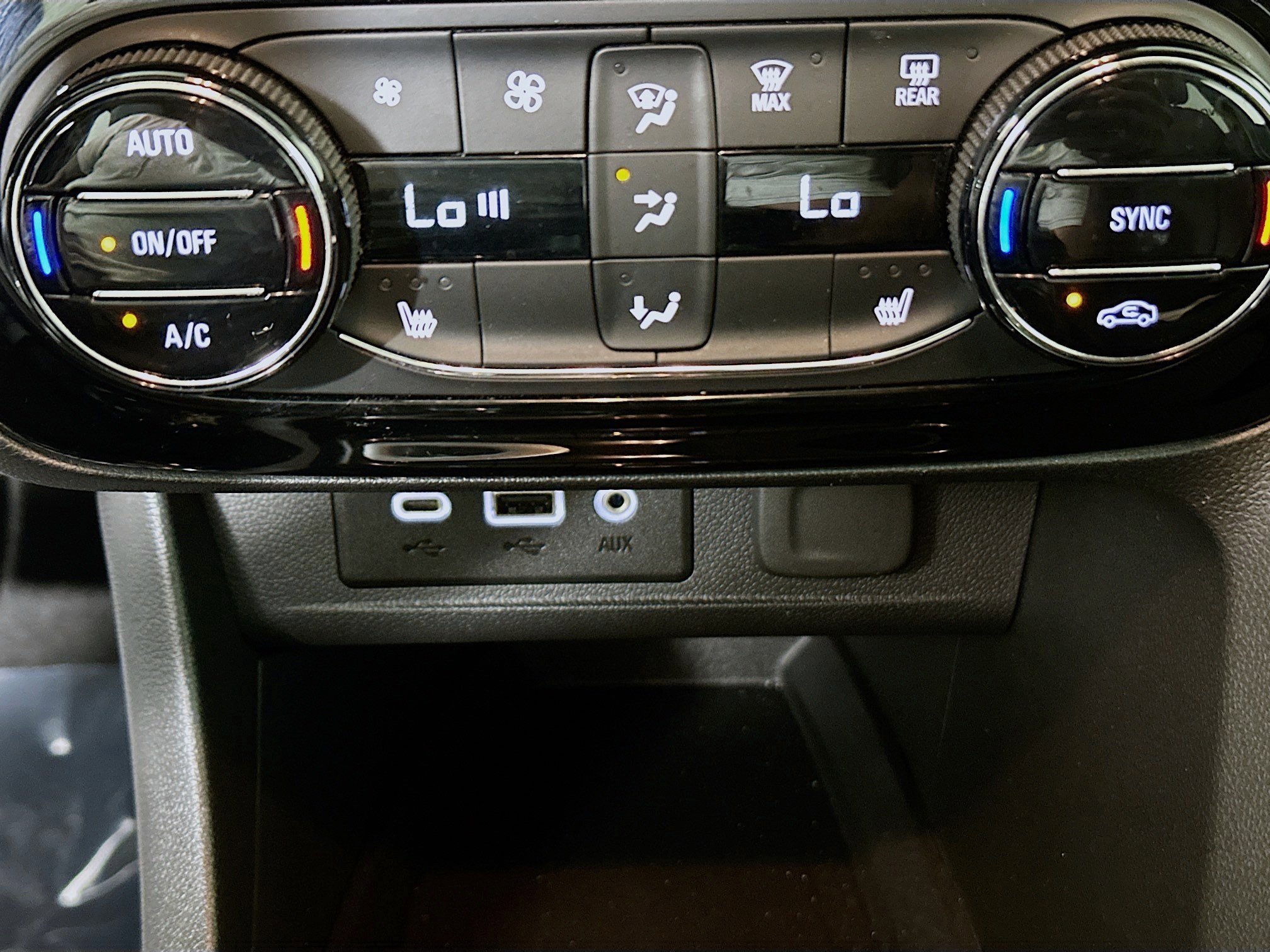 Used 2022 Buick Encore GX Select image 23