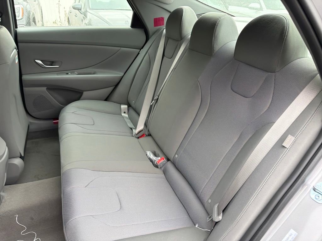 Used 2026 Hyundai Elantra SE w/ Cargo Package image 26