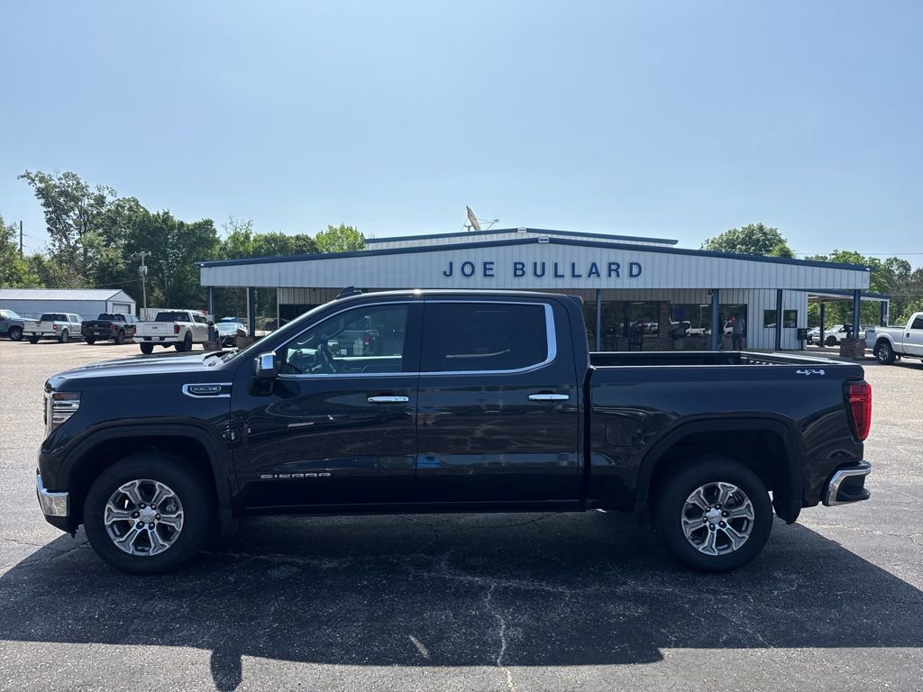Used 2024 GMC Sierra 1500 SLT AWD/4WD image 17