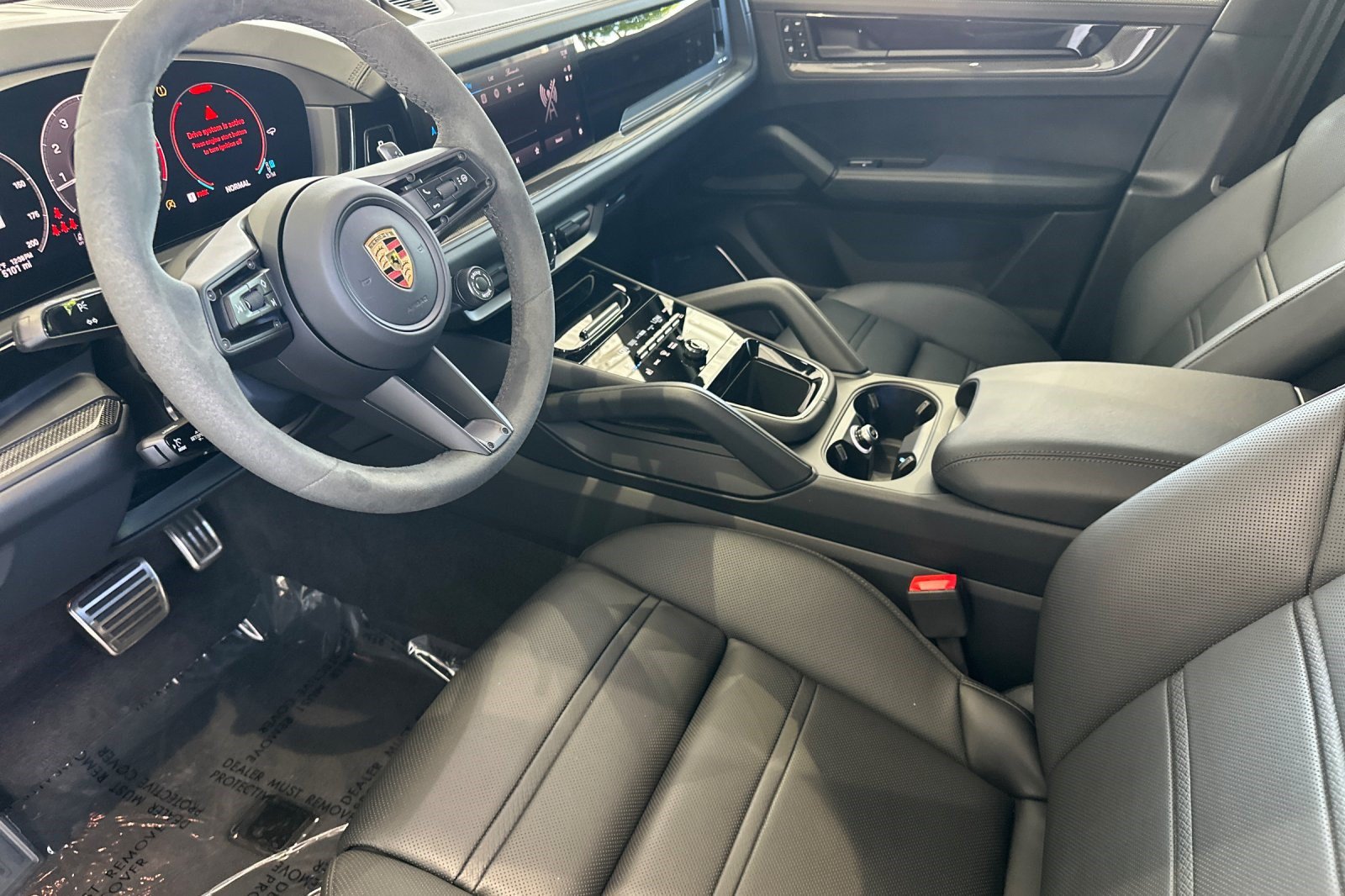 Used 2025 Porsche Cayenne GTS AWD/4WD image 11