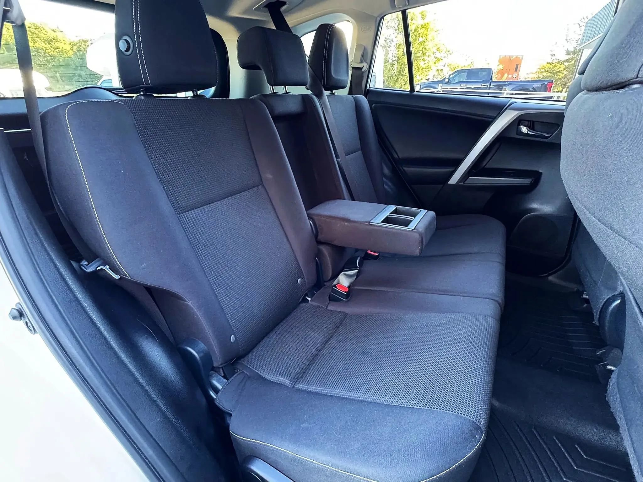 Used 2017 Toyota RAV4 XLE image 17