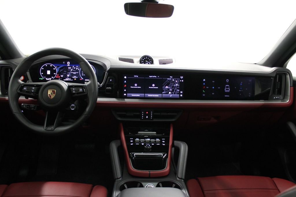 Certified 2025 Porsche Cayenne Coupe image 26