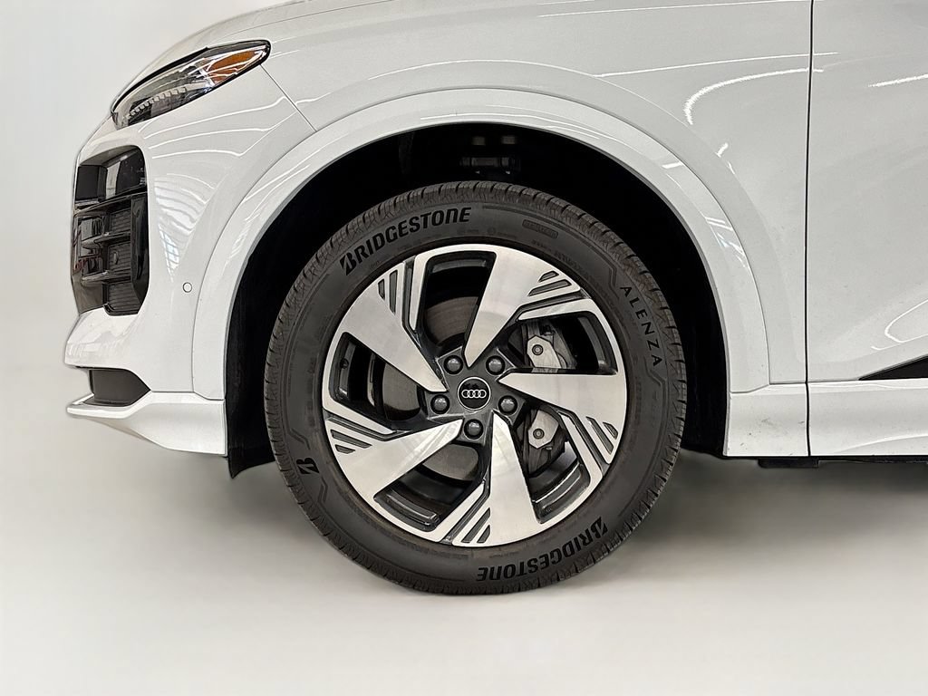 Used 2025 Audi Q6 e-tron Premium Plus w/ Premium Plus AWD/4WD image 23