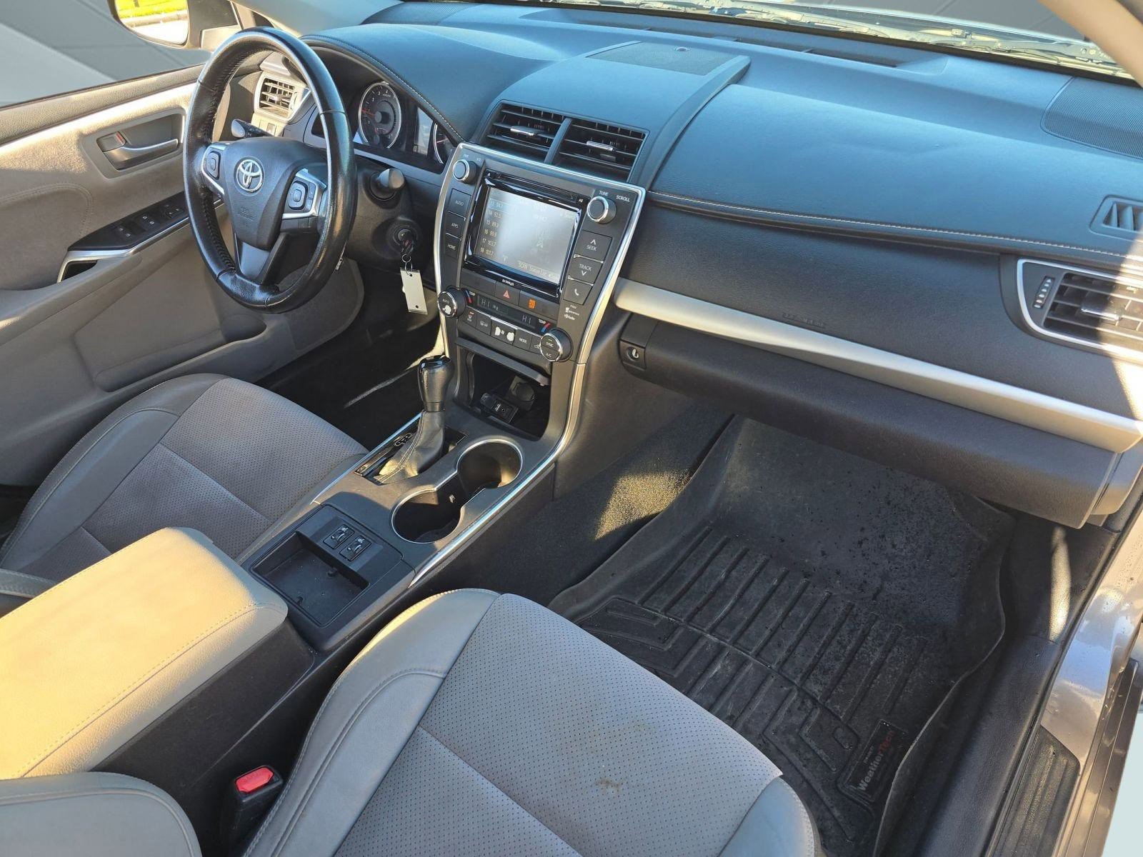 Used 2016 Toyota Camry XSE image 30