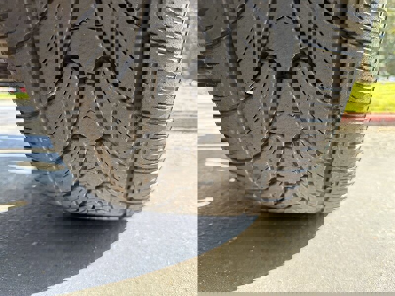 Used 2011 Chevrolet Avalanche LTZ image 15