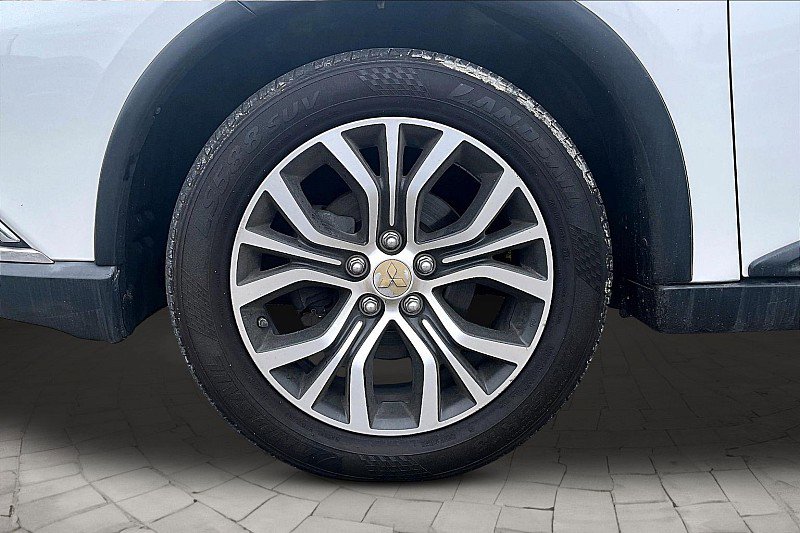 Used 2017 Mitsubishi Outlander SEL FWD image 6