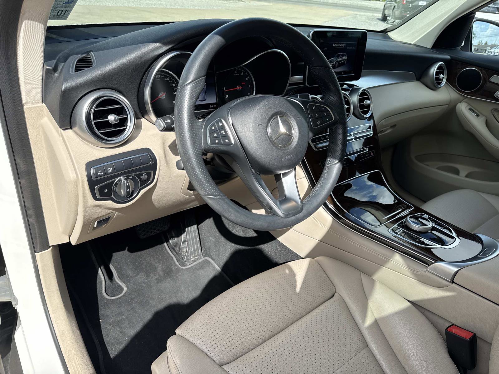 Used 2018 Mercedes-Benz GLC 300 image 18