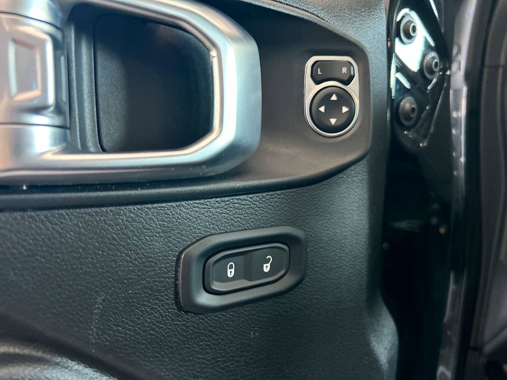 Used 2024 Jeep Wrangler Sport S image 11