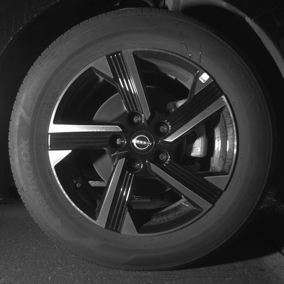 Used 2025 Nissan Sentra SV image 13