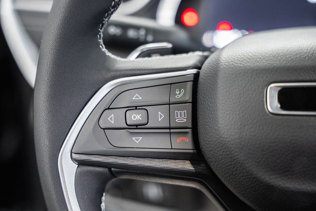 New 2025 Jeep Grand Cherokee Laredo X w/ Luxury Tech Group I image 28