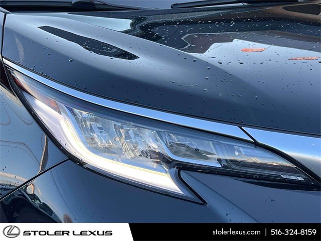 Used 2021 Toyota Sienna Limited image 12