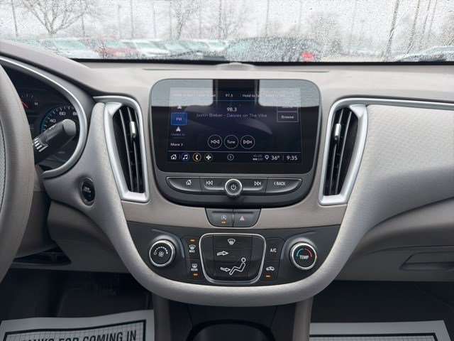 Used 2022 Chevrolet Malibu LS FWD image 25