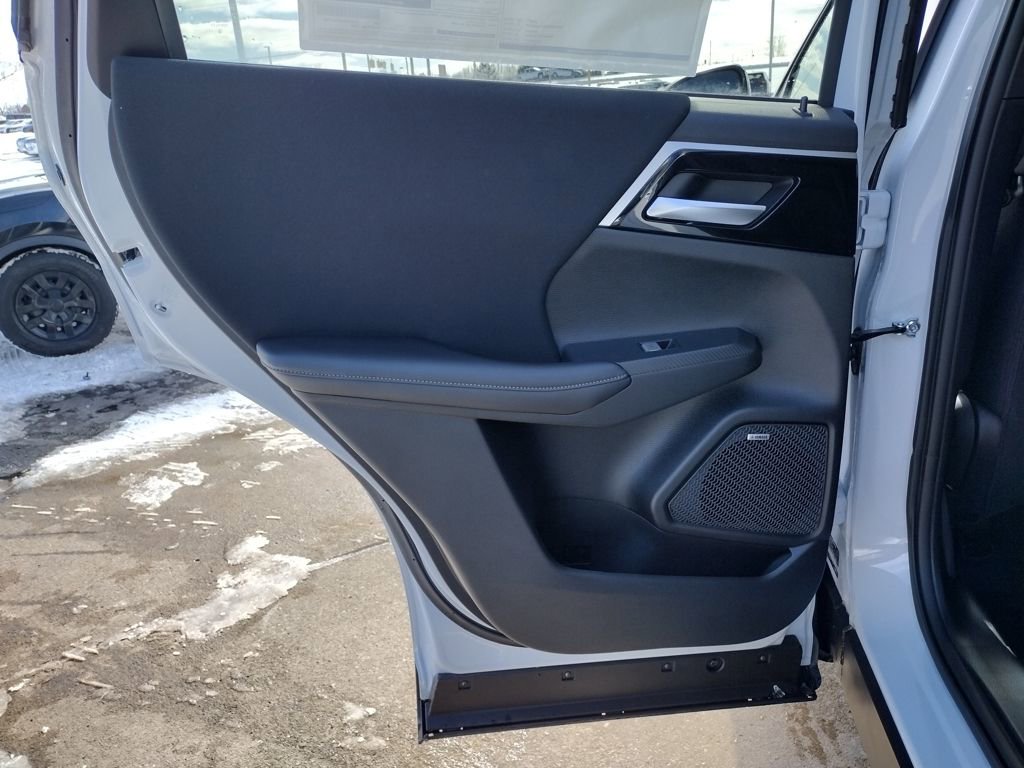 New 2026 Mitsubishi Outlander ES image 28