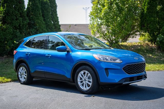 Used 2020 Ford Escape SE FWD image 3