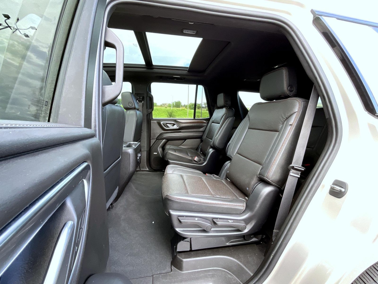 Certified 2021 Chevrolet Tahoe High Country AWD/4WD image 19