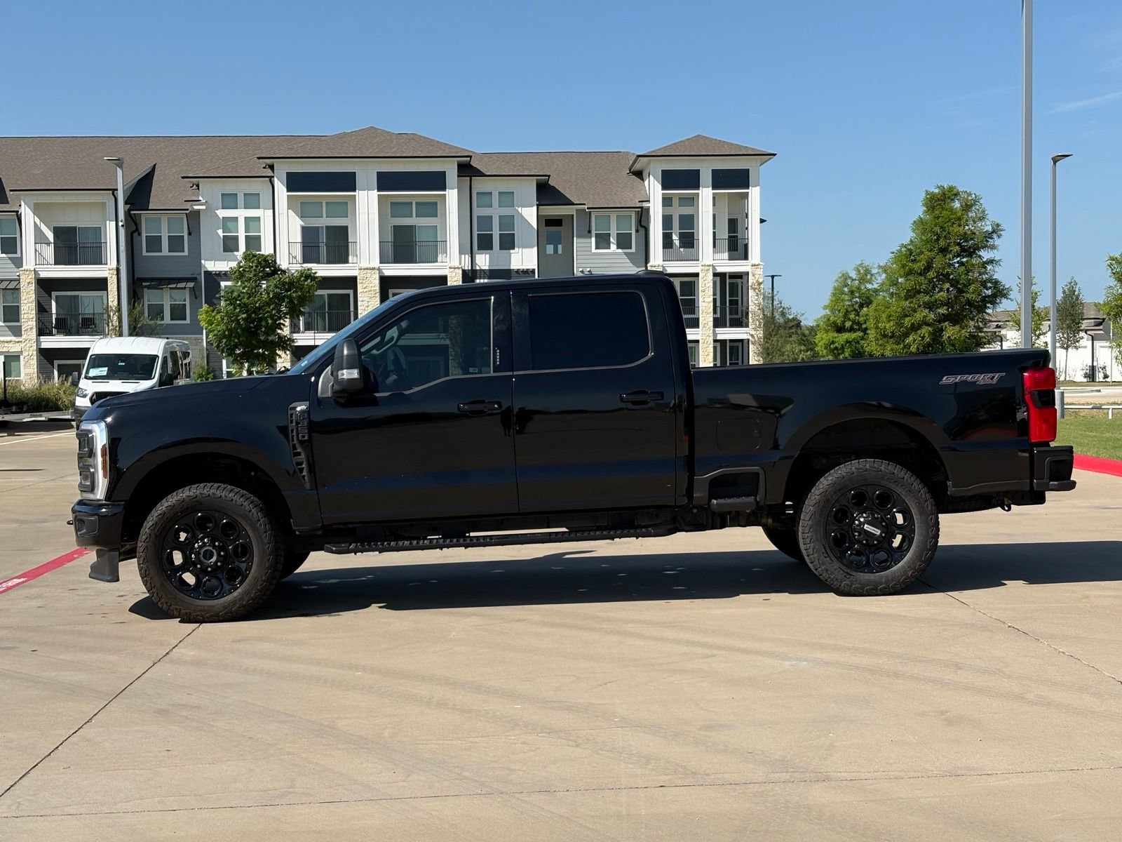 Used 2024 Ford F350 XLT w/ XLT Premium Package AWD/4WD image 4
