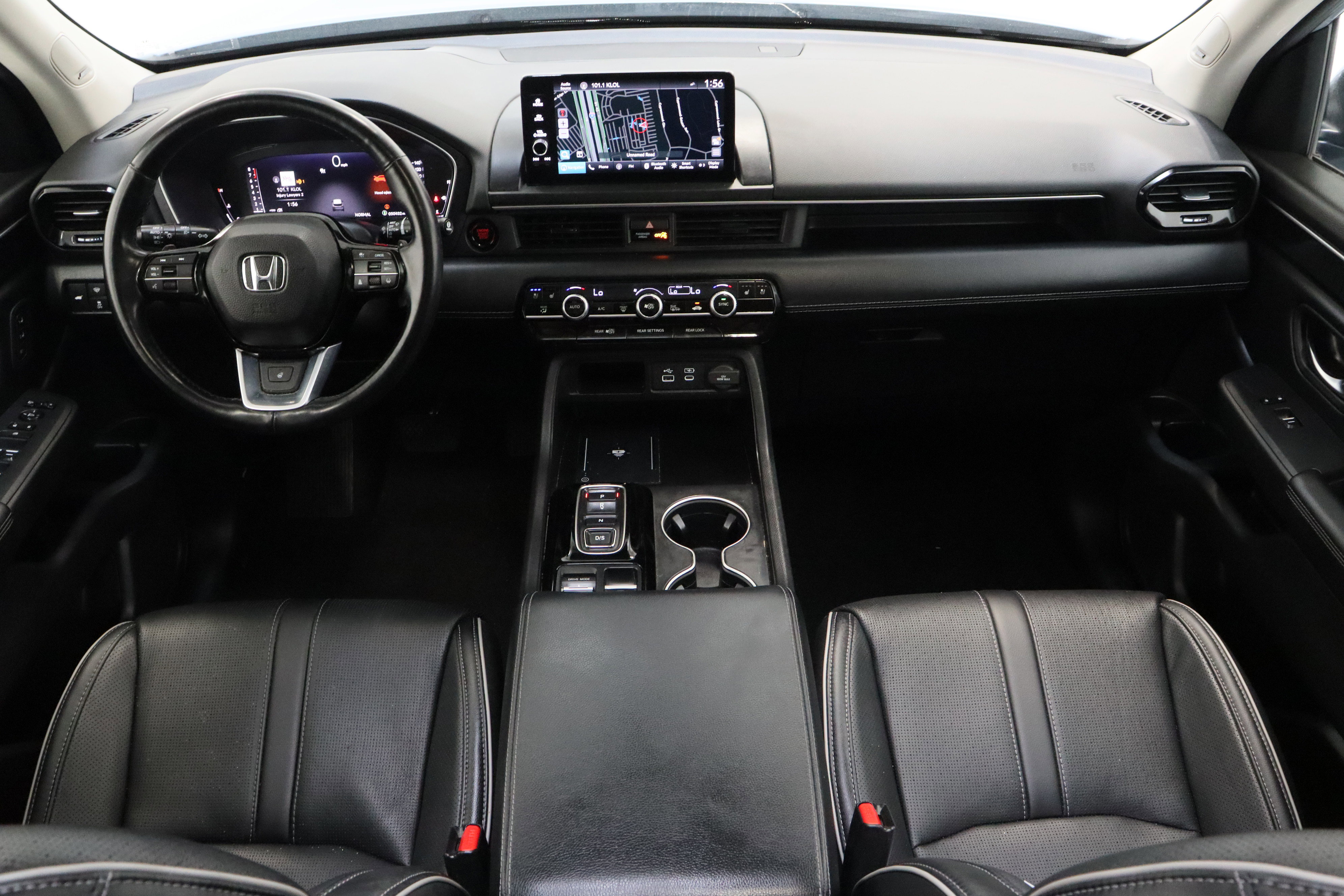 Used 2023 Honda Pilot Elite image 32