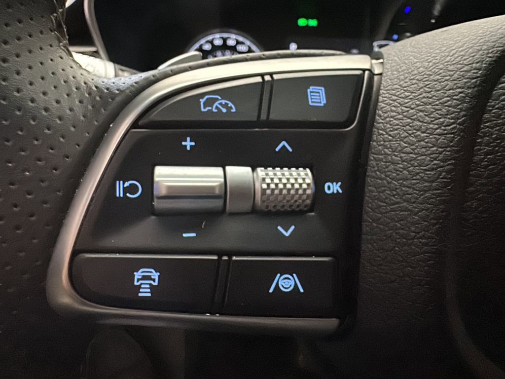 Certified 2025 Genesis G70 2.5T AWD/4WD image 20