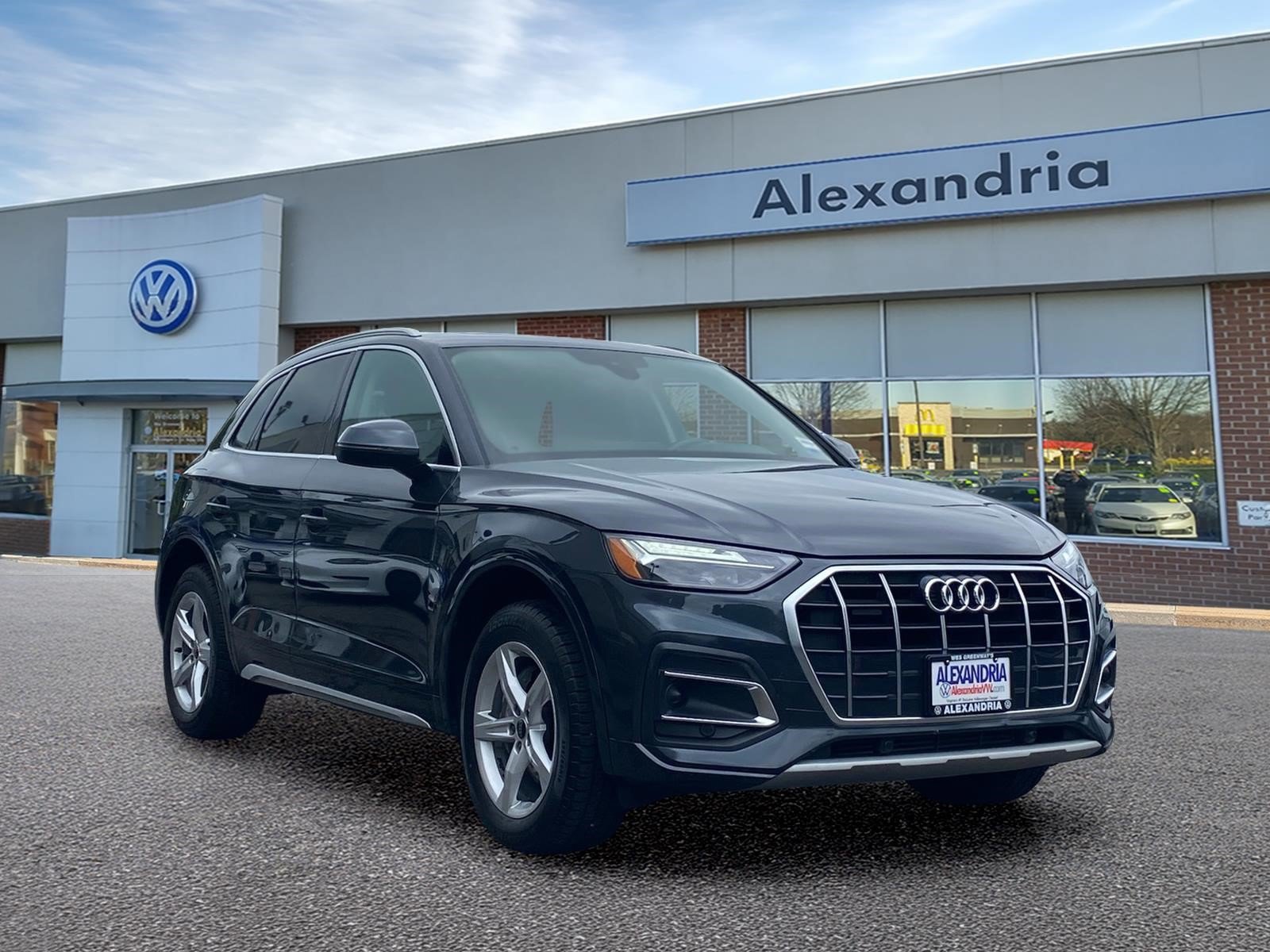 Used 2023 Audi Q5 2.0T Premium w/ Convenience Package AWD/4WD image 1