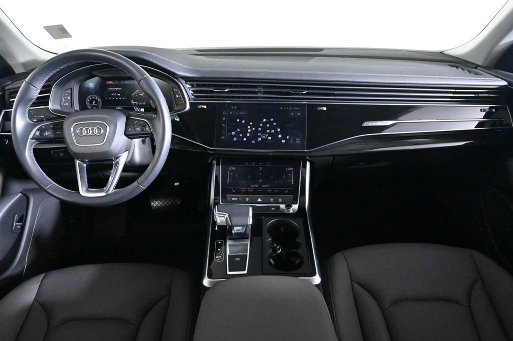 Used 2025 Audi Q8 Premium w/ Convenience Package AWD/4WD image 9