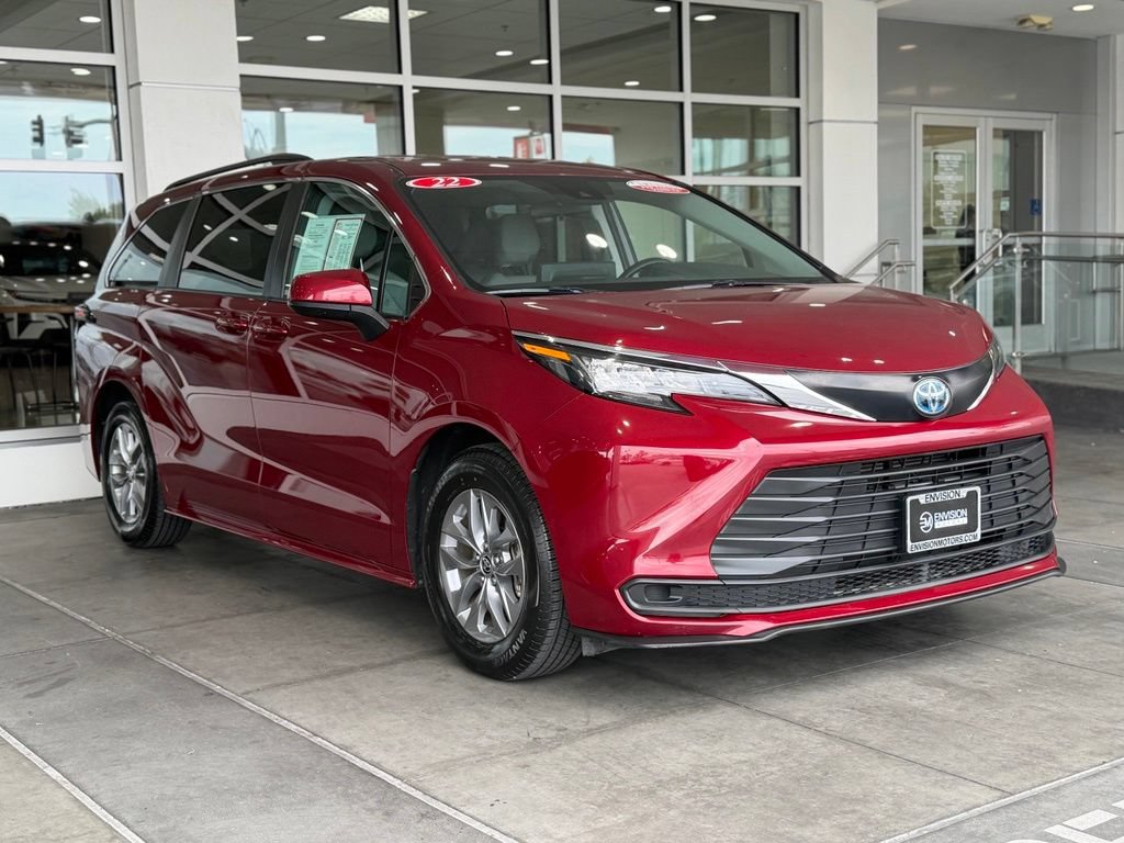 Certified 2022 Toyota Sienna LE AWD/4WD image 8