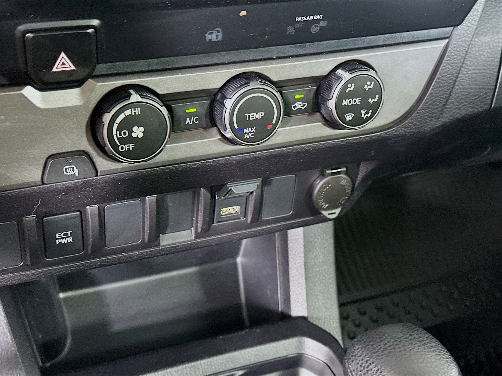 Used 2023 Toyota Tacoma SR w/ SR Convenience Package RWD image 23