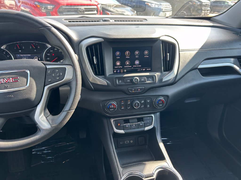 Used 2024 GMC Terrain SLE w/ Driver Convenience Package FWD image 17