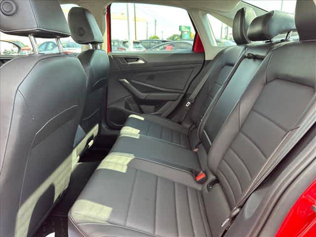 Used 2024 Volkswagen Jetta SE FWD image 14