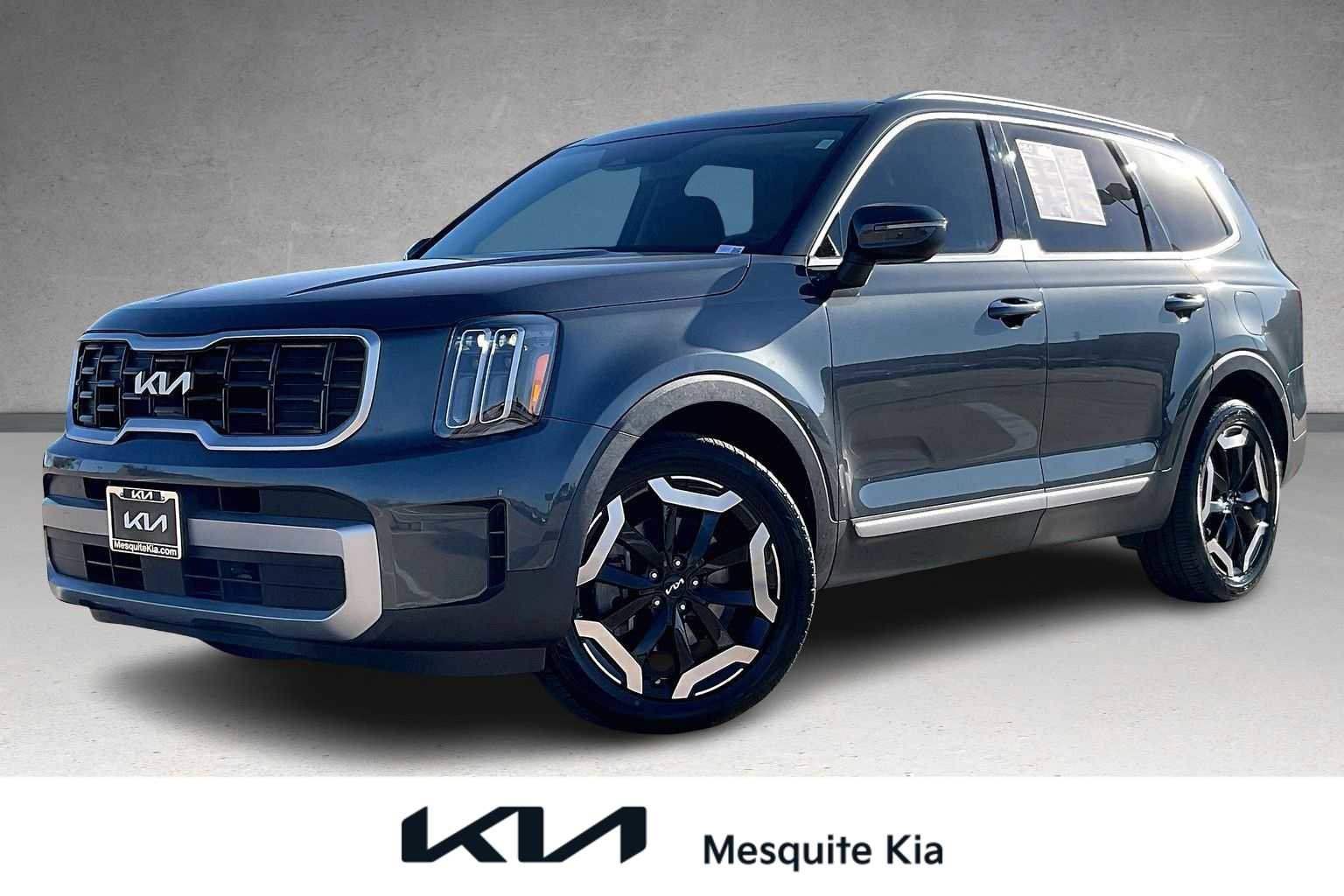 Used 2023 Kia Telluride S w/ S Sunroof Package