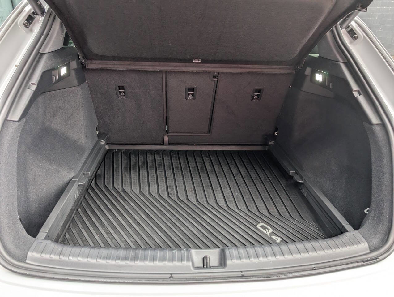 Used 2023 Audi Q4 e-tron Premium Plus w/ Premium Plus image 15