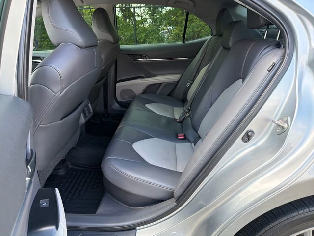 Used 2020 Toyota Camry XLE image 14