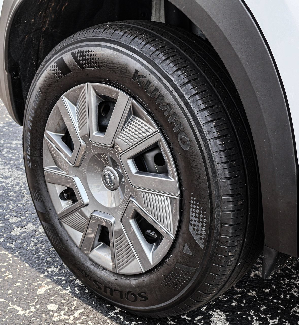 Used 2025 Nissan Kicks S FWD image 8