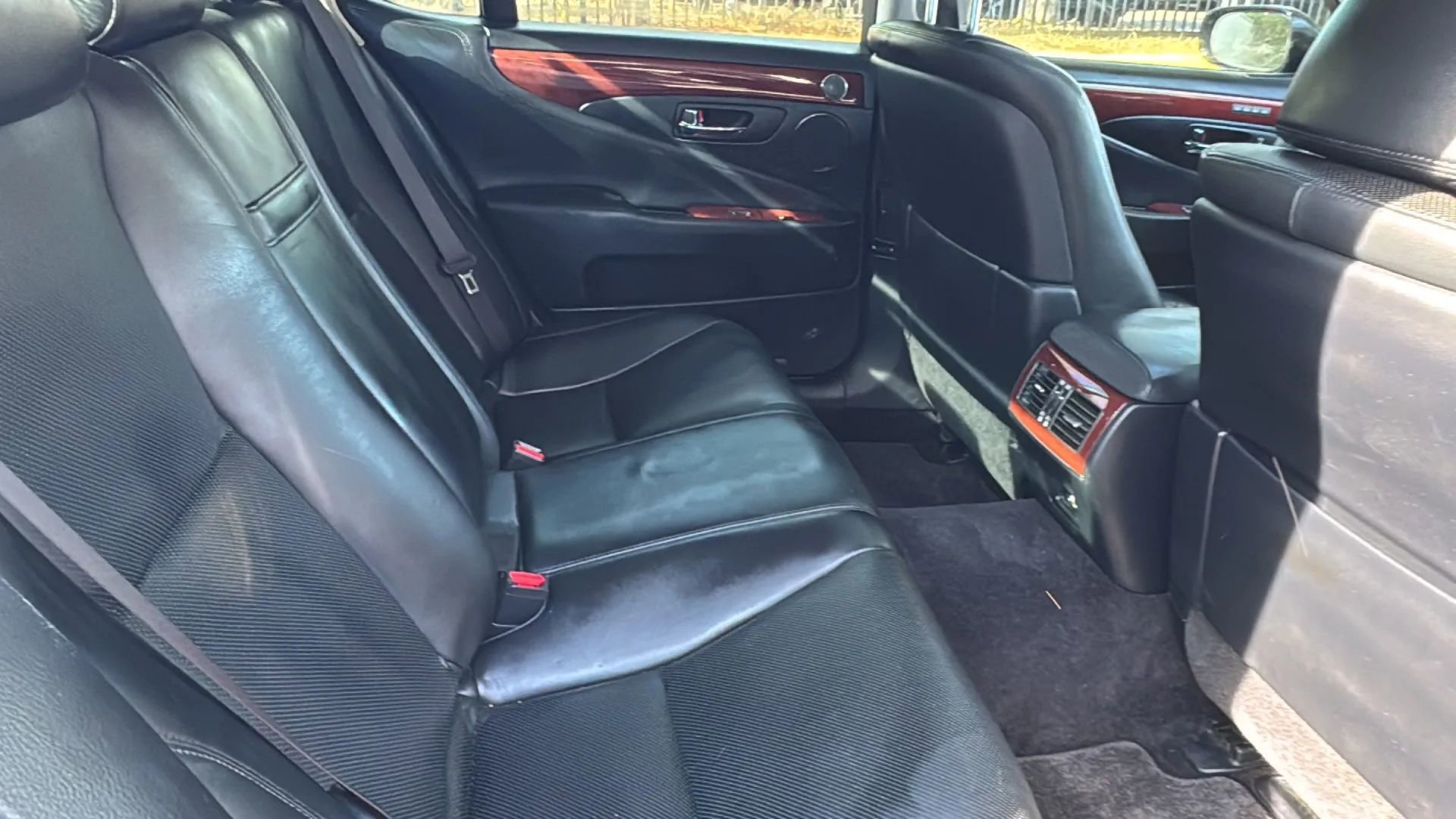 Used 2012 Lexus LS 460 LS 460 Sedan 4D AWD/4WD image 32