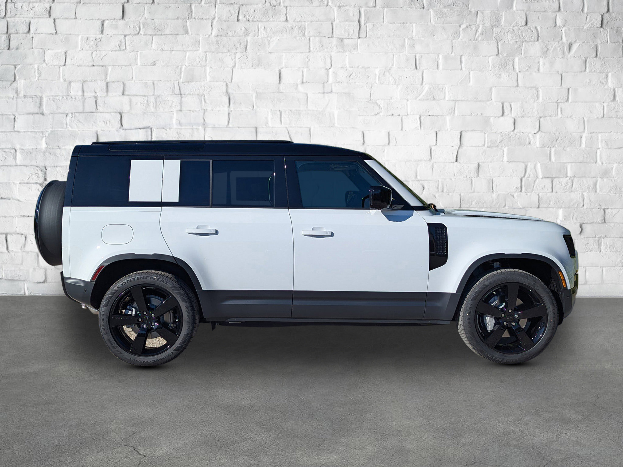New 2026 Land Rover Defender 110 S image 7