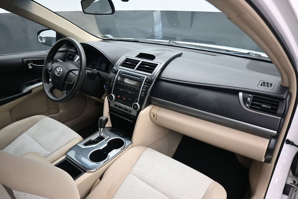 Used 2012 Toyota Camry LE FWD image 38