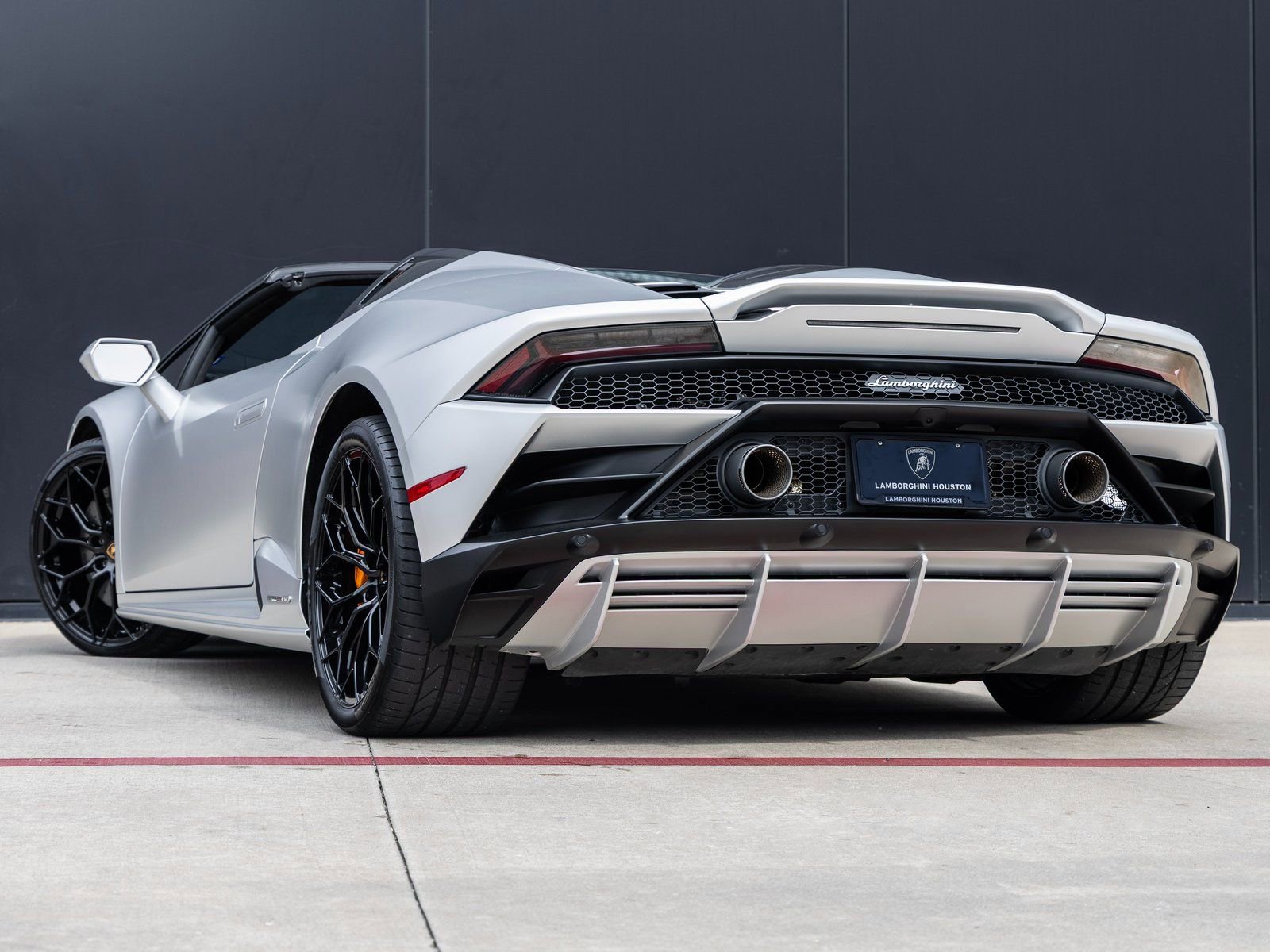 Used 2023 Lamborghini Huracan EVO image 6