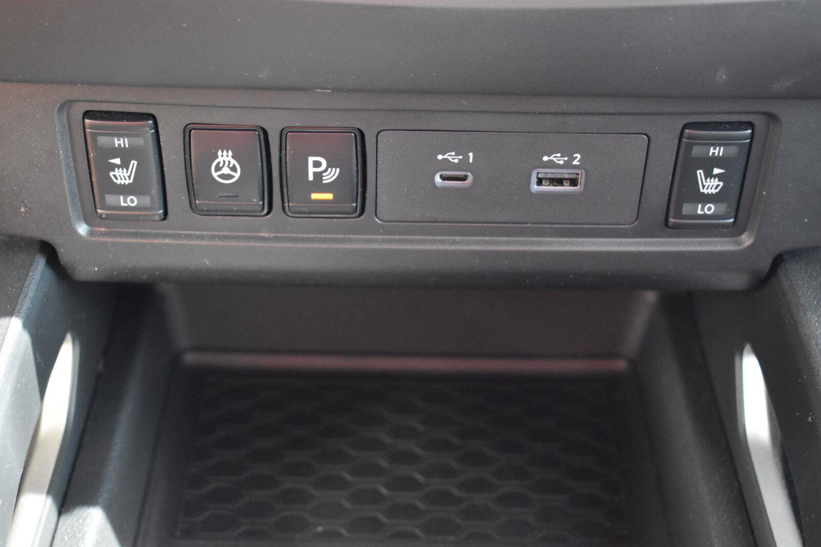 Certified 2025 Nissan Frontier SV w/ SV Convenience Package RWD image 41