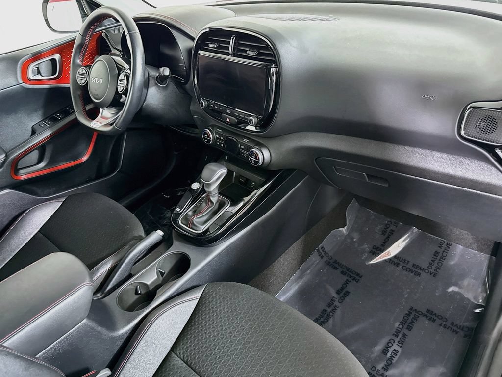 Certified 2025 Kia Soul GT-Line FWD image 31
