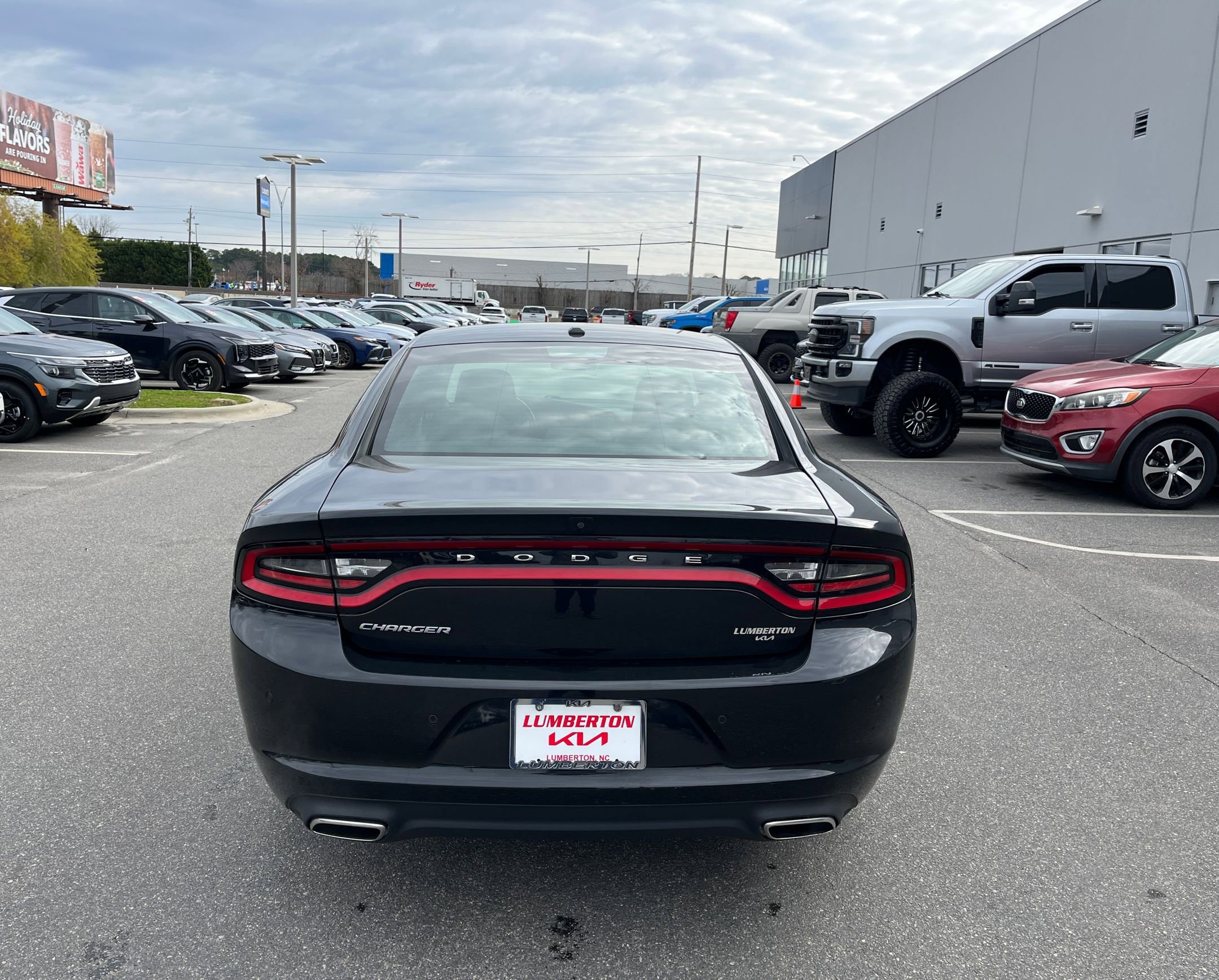 Used 2019 Dodge Charger SXT image 17