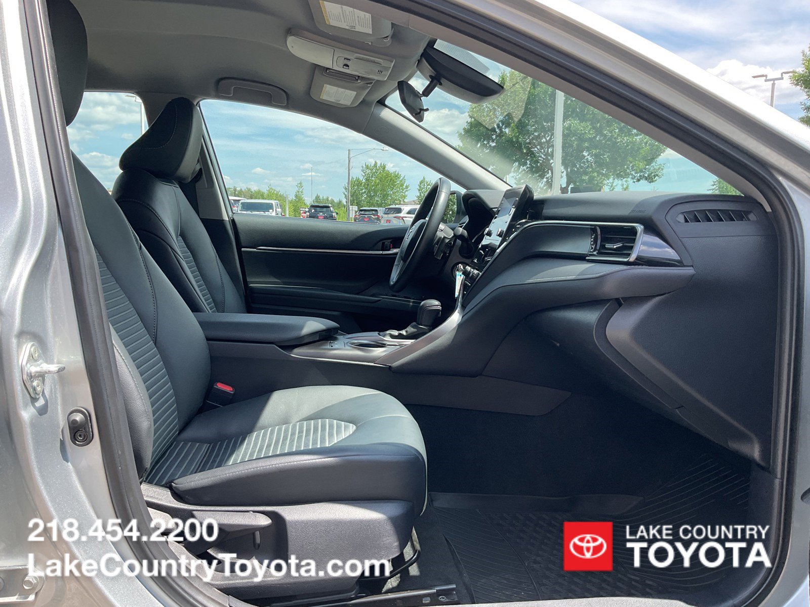 Used 2024 Toyota Camry SE FWD image 12