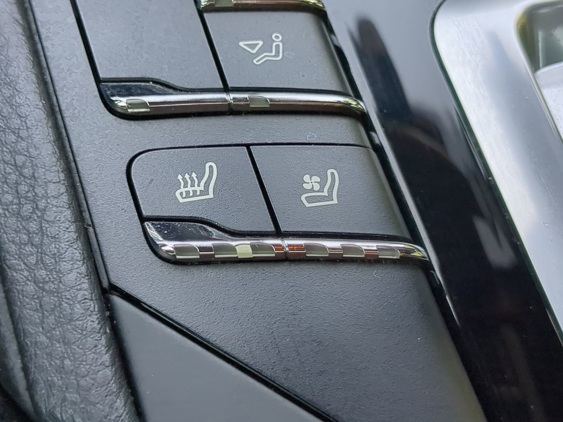 Used 2016 Porsche Cayenne image 55