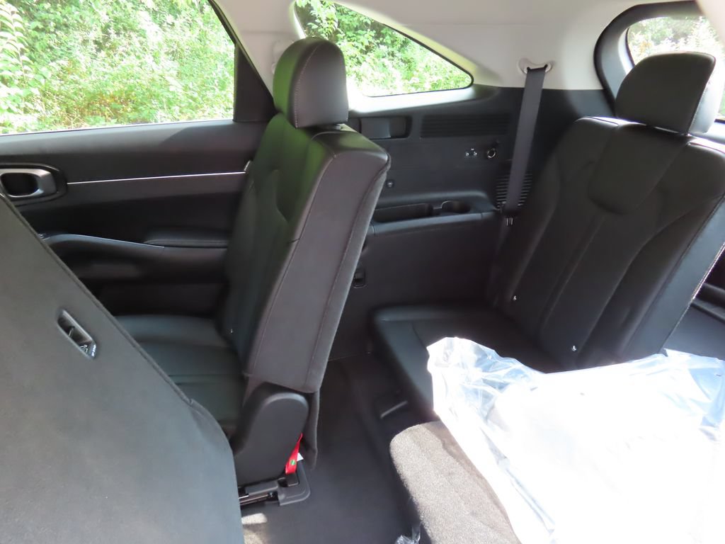 New 2026 Kia Sorento S w/ S Panoramic Sunroof Package FWD image 23