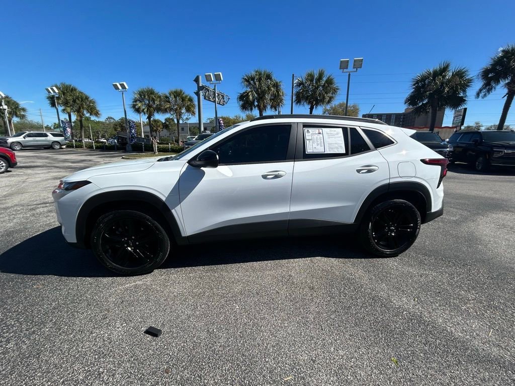 Used 2026 Chevrolet Trax ACTIV w/ Sunroof Package FWD image 4