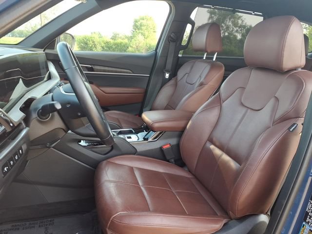 Used 2024 Kia Telluride EX w/ EX Captain's Chair Package FWD image 20