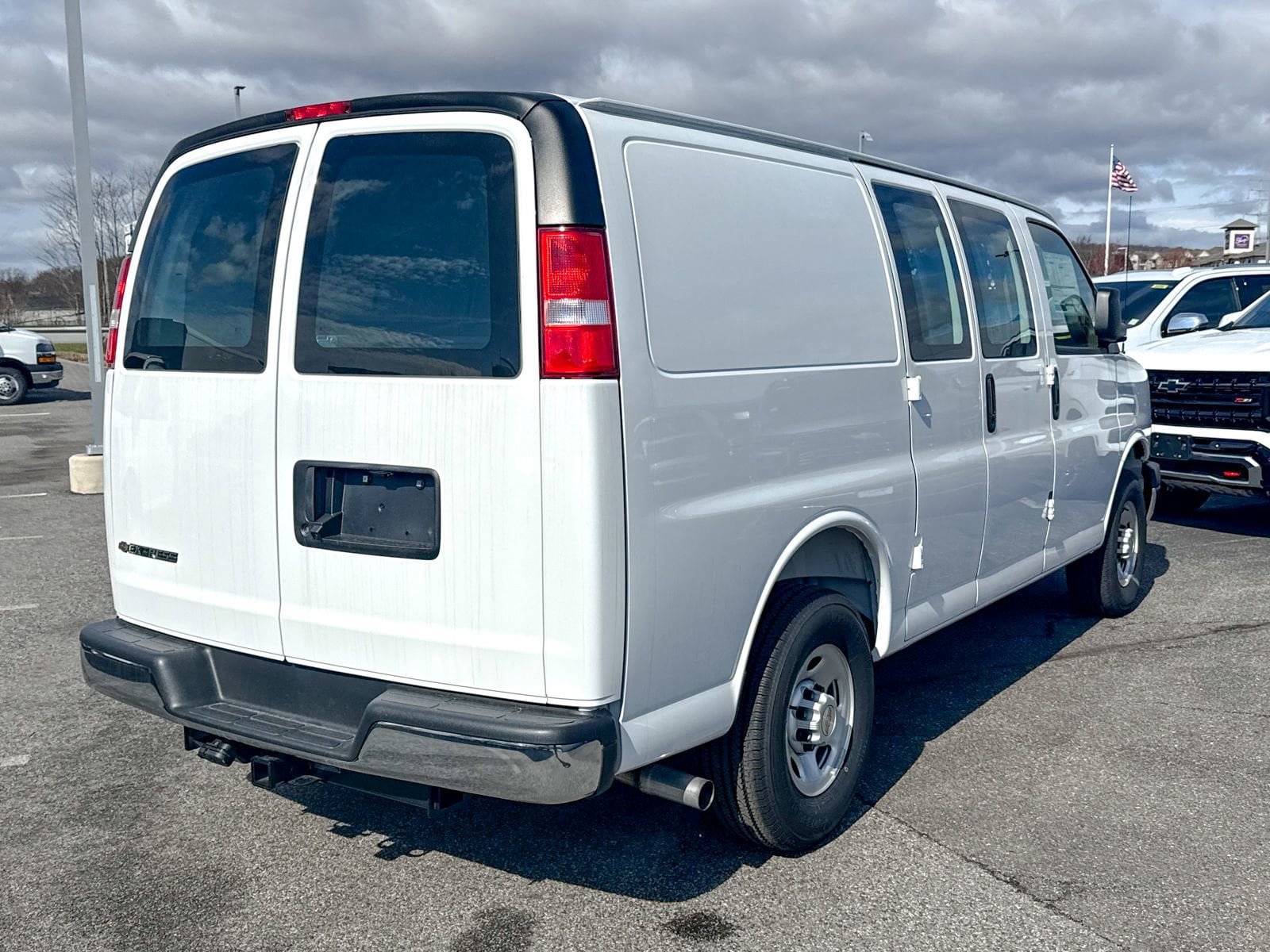 New 2025 Chevrolet Express 2500 w/ Driver Convenience Package RWD image 13
