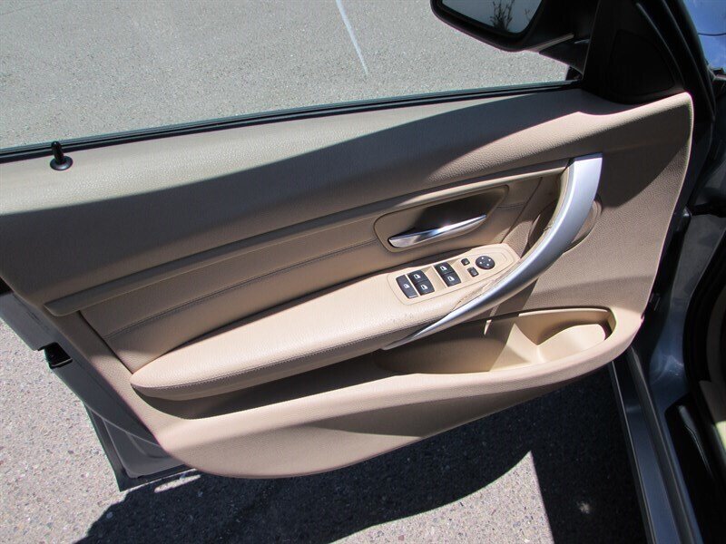 Used 2013 BMW 328i Sedan RWD image 9