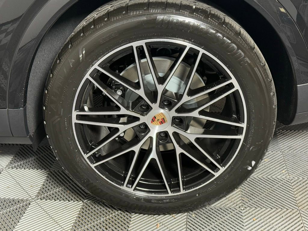 New 2026 Porsche Cayenne image 12