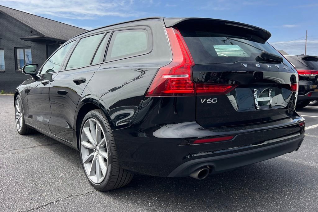 Used 2020 Volvo V60 T5 Momentum FWD image 5
